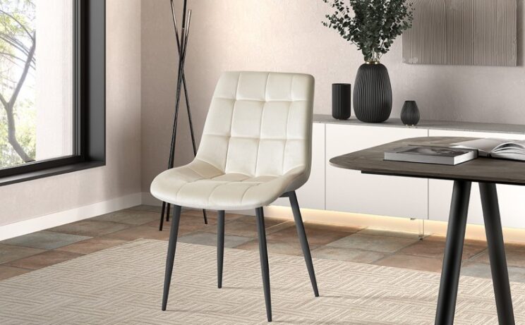 Chaise en velours "Juta"