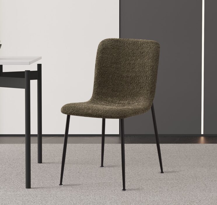 Chaise en tissu bouclé "Alice"
